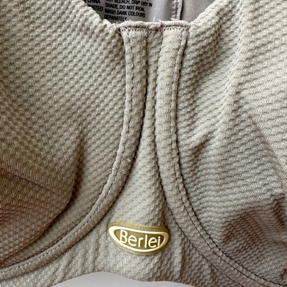 BERLEI - High Performance Underwire Non Padded Sports Bra Beige - 18DD (US 40DD) - Picture 3 of 11